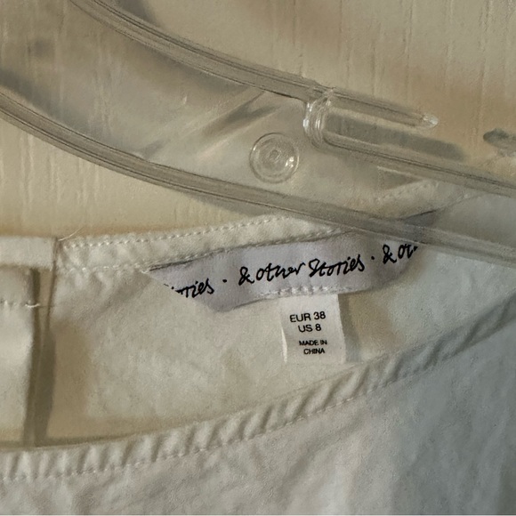 & other stories white blouse buttons in the back - Picture 3 of 4
